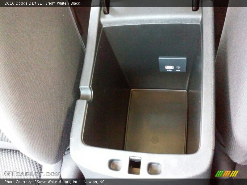 Bright White / Black 2016 Dodge Dart SE
