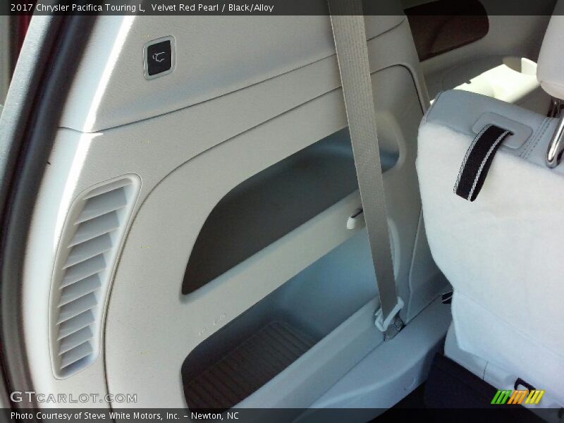 Velvet Red Pearl / Black/Alloy 2017 Chrysler Pacifica Touring L