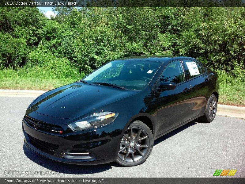 Front 3/4 View of 2016 Dart SE