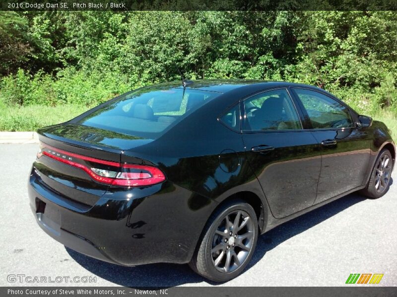 Pitch Black / Black 2016 Dodge Dart SE