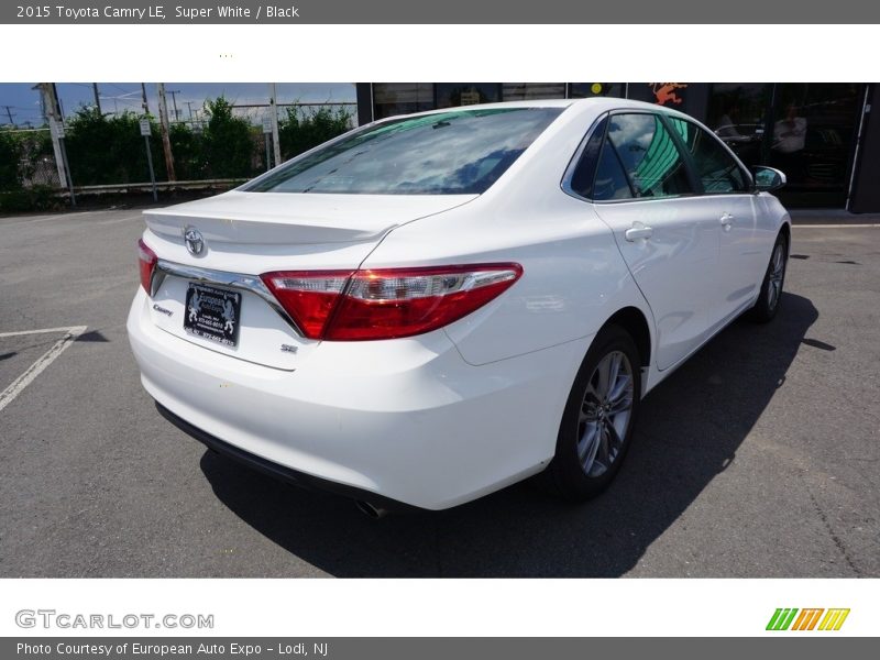 Super White / Black 2015 Toyota Camry LE