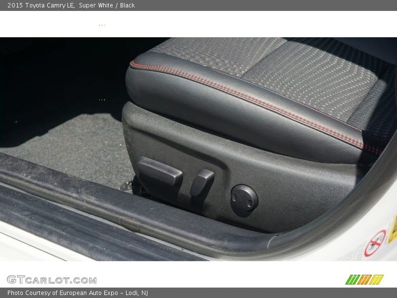 Super White / Black 2015 Toyota Camry LE