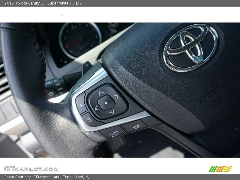 Super White / Black 2015 Toyota Camry LE