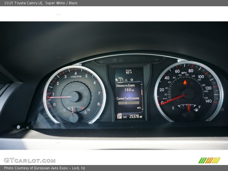 Super White / Black 2015 Toyota Camry LE
