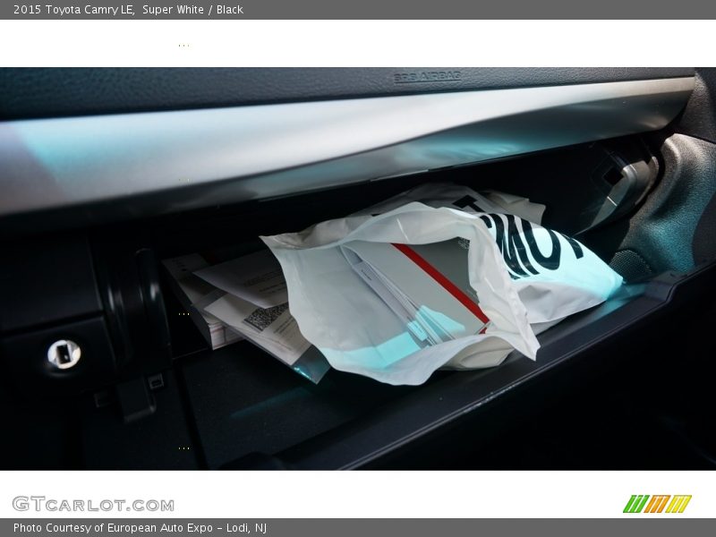 Super White / Black 2015 Toyota Camry LE