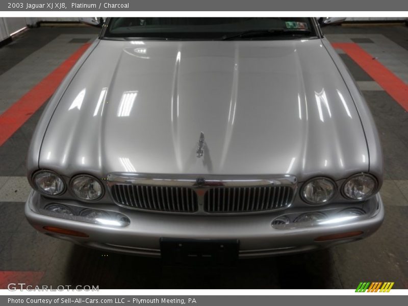 Platinum / Charcoal 2003 Jaguar XJ XJ8