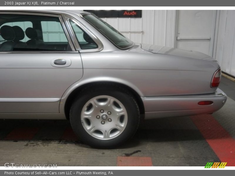 Platinum / Charcoal 2003 Jaguar XJ XJ8