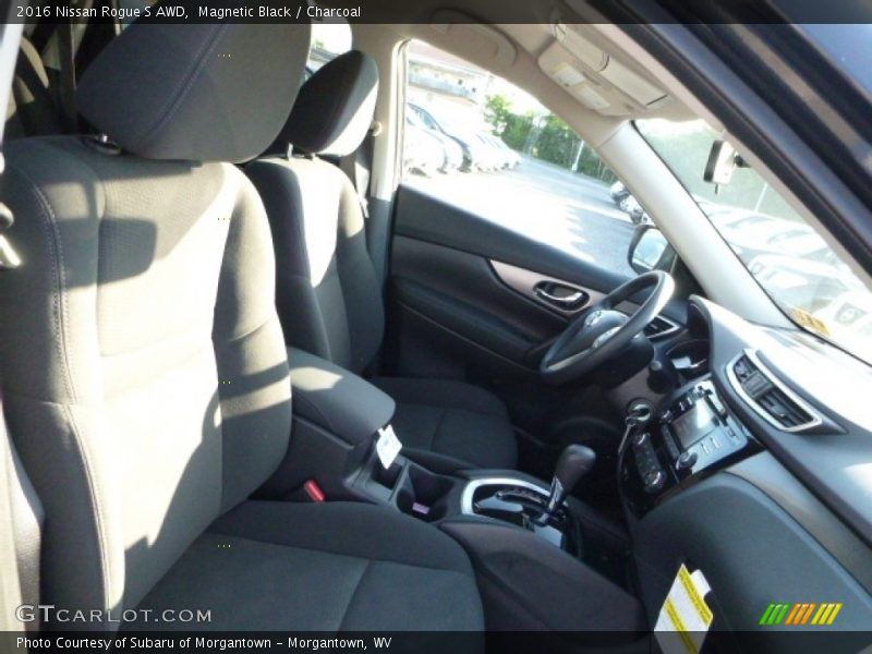 Magnetic Black / Charcoal 2016 Nissan Rogue S AWD