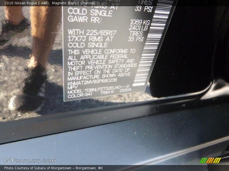 Magnetic Black / Charcoal 2016 Nissan Rogue S AWD
