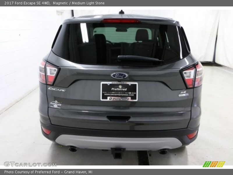 Magnetic / Medium Light Stone 2017 Ford Escape SE 4WD