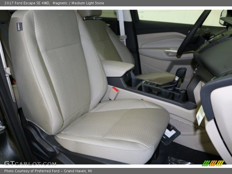Magnetic / Medium Light Stone 2017 Ford Escape SE 4WD