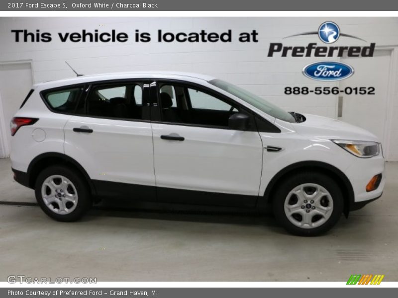 Oxford White / Charcoal Black 2017 Ford Escape S