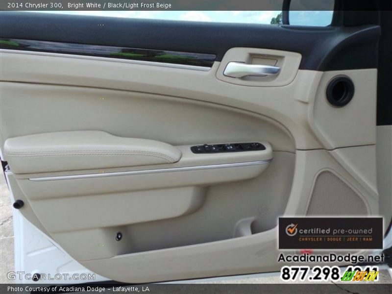 Bright White / Black/Light Frost Beige 2014 Chrysler 300