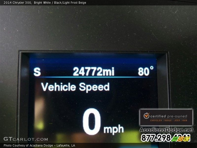 Bright White / Black/Light Frost Beige 2014 Chrysler 300