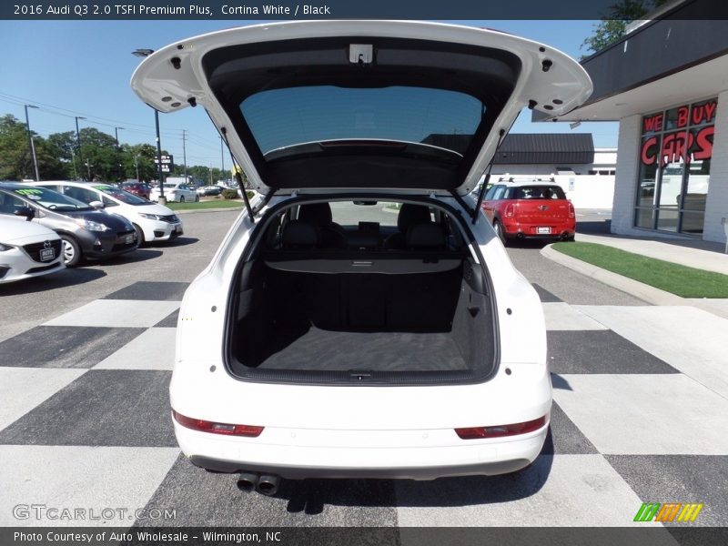 Cortina White / Black 2016 Audi Q3 2.0 TSFI Premium Plus
