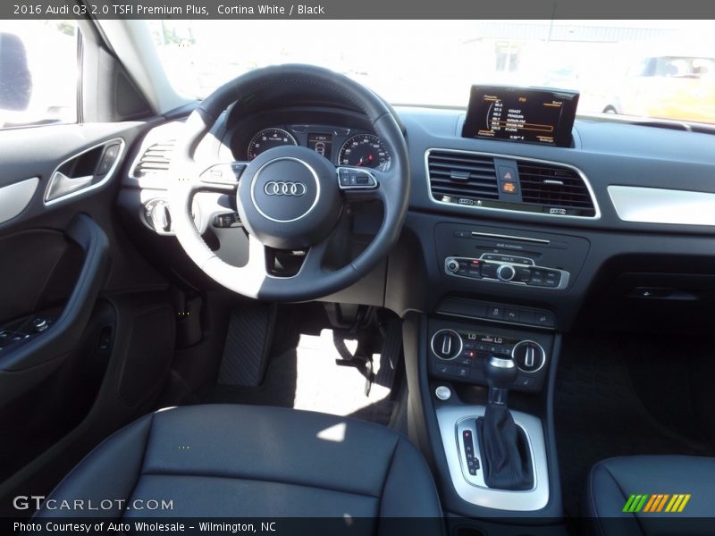 Cortina White / Black 2016 Audi Q3 2.0 TSFI Premium Plus