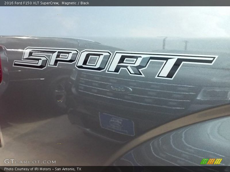 Magnetic / Black 2016 Ford F150 XLT SuperCrew