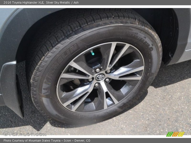 Silver Sky Metallic / Ash 2016 Toyota Highlander XLE