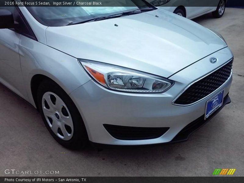 Ingot Silver / Charcoal Black 2016 Ford Focus S Sedan