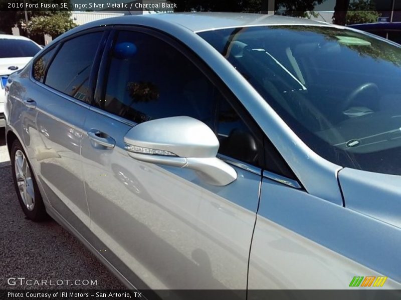 Ingot Silver Metallic / Charcoal Black 2016 Ford Fusion SE