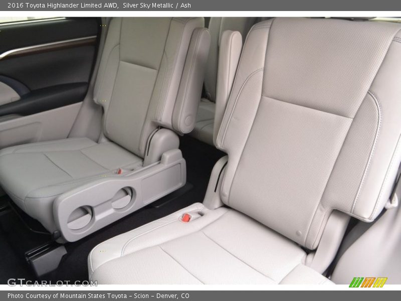 Silver Sky Metallic / Ash 2016 Toyota Highlander Limited AWD
