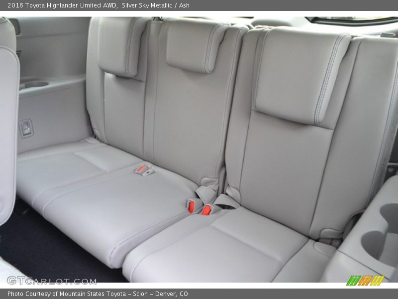Silver Sky Metallic / Ash 2016 Toyota Highlander Limited AWD