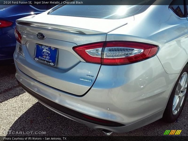 Ingot Silver Metallic / Charcoal Black 2016 Ford Fusion SE