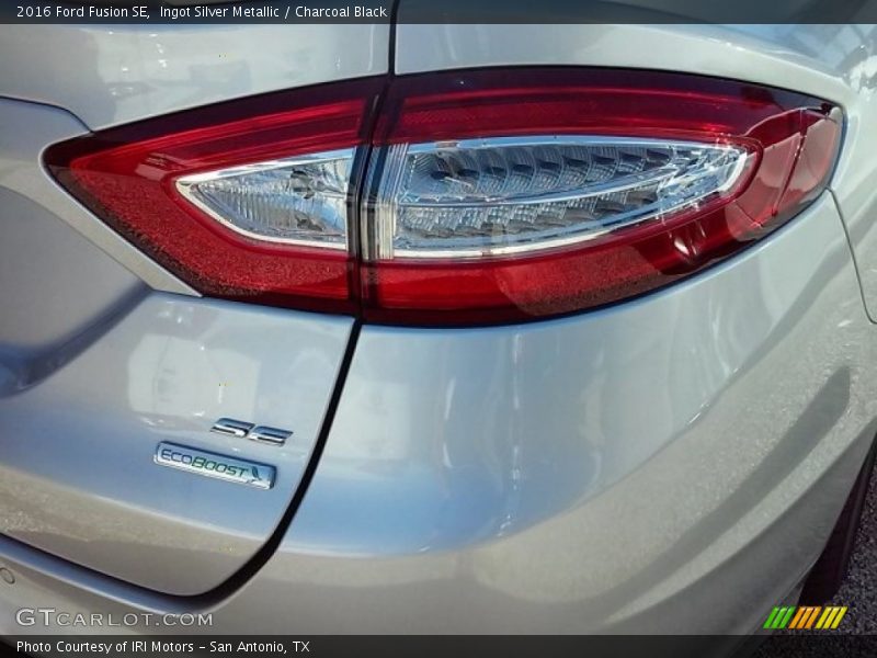 Ingot Silver Metallic / Charcoal Black 2016 Ford Fusion SE