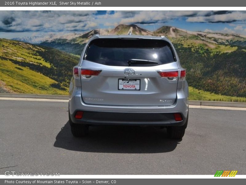 Silver Sky Metallic / Ash 2016 Toyota Highlander XLE