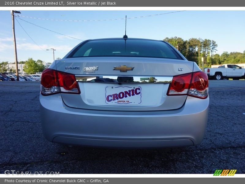 Silver Ice Metallic / Jet Black 2016 Chevrolet Cruze Limited LT