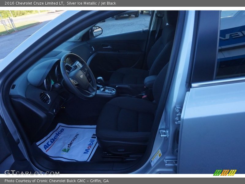 Silver Ice Metallic / Jet Black 2016 Chevrolet Cruze Limited LT