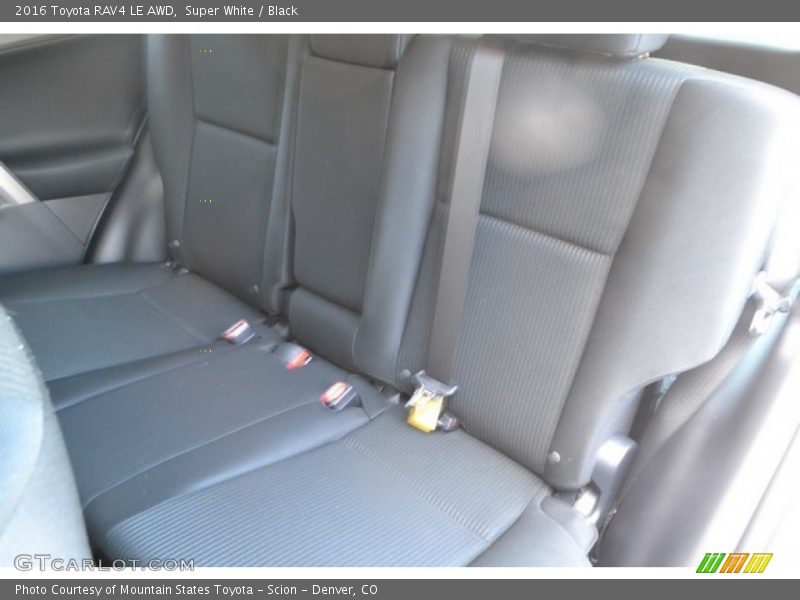 Super White / Black 2016 Toyota RAV4 LE AWD