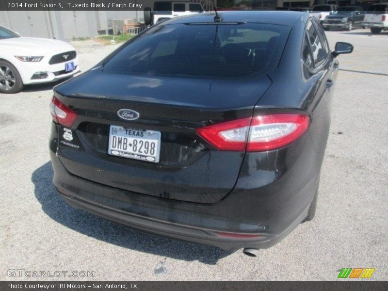 Tuxedo Black / Earth Gray 2014 Ford Fusion S