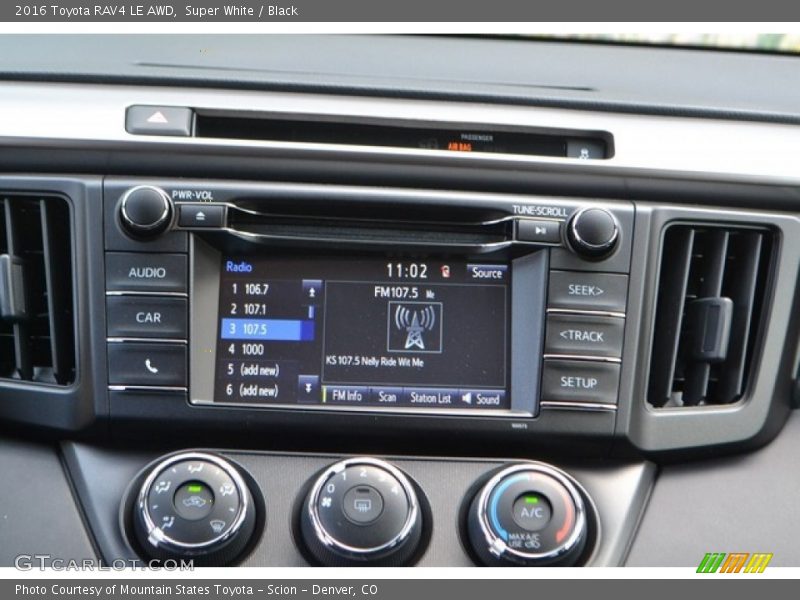 Super White / Black 2016 Toyota RAV4 LE AWD