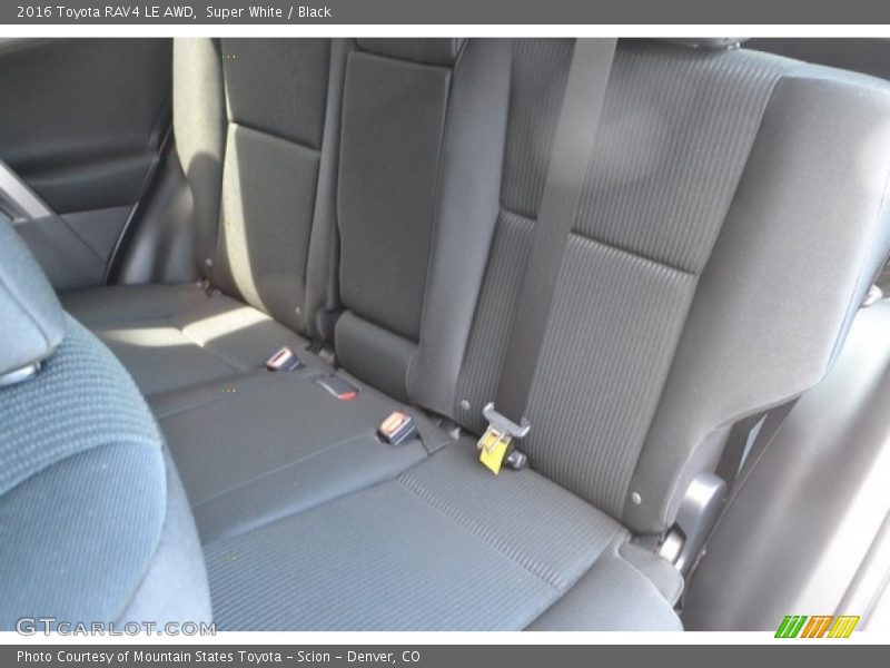 Super White / Black 2016 Toyota RAV4 LE AWD