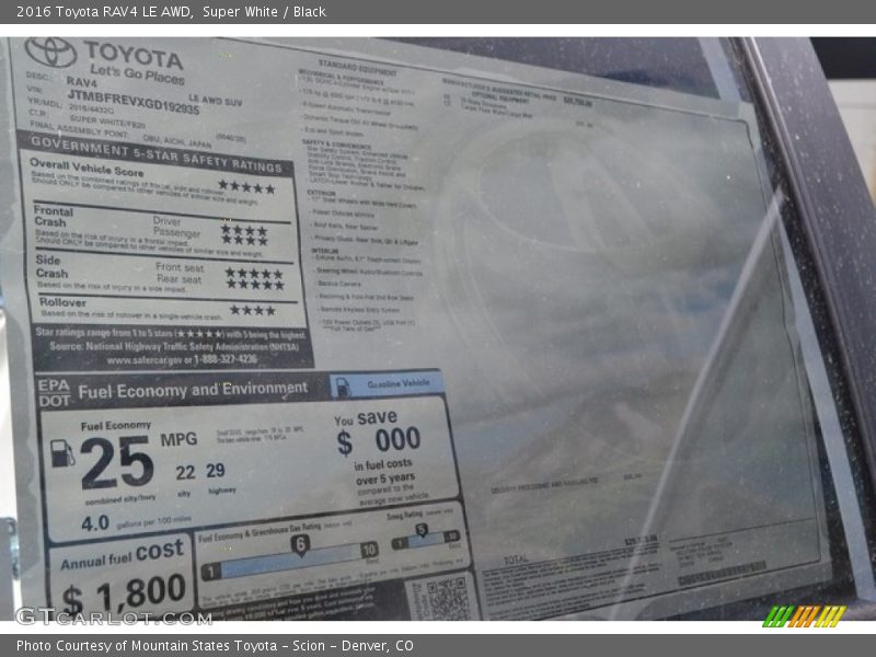 Super White / Black 2016 Toyota RAV4 LE AWD