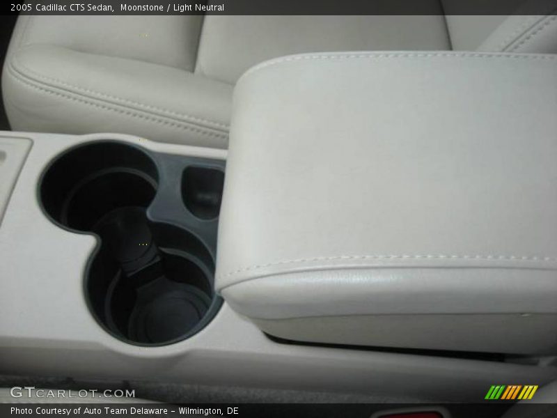 Moonstone / Light Neutral 2005 Cadillac CTS Sedan