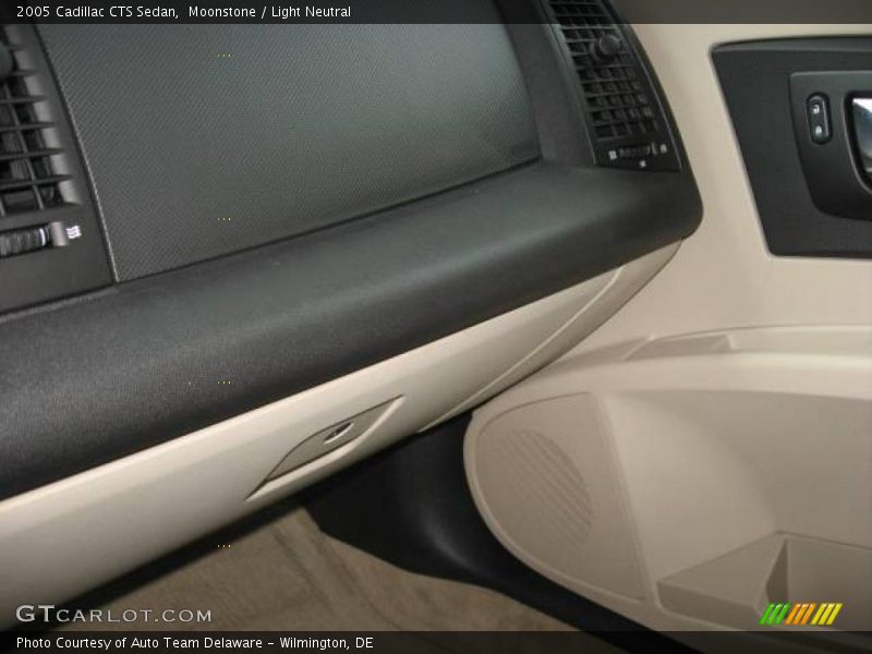 Moonstone / Light Neutral 2005 Cadillac CTS Sedan