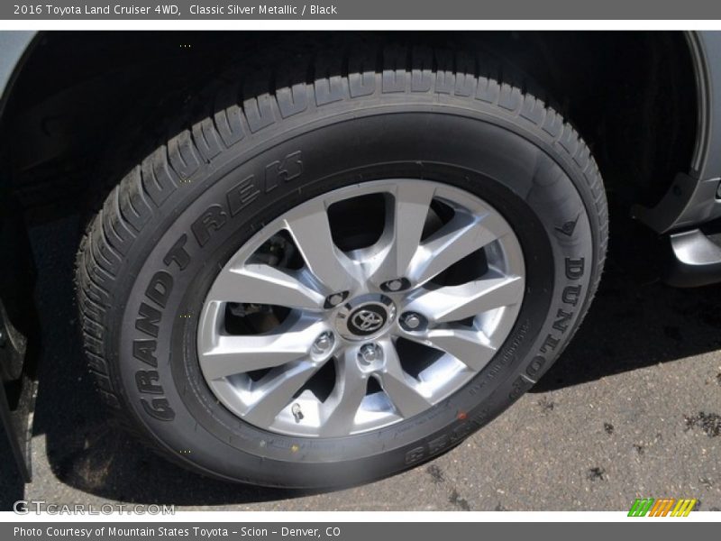 Classic Silver Metallic / Black 2016 Toyota Land Cruiser 4WD