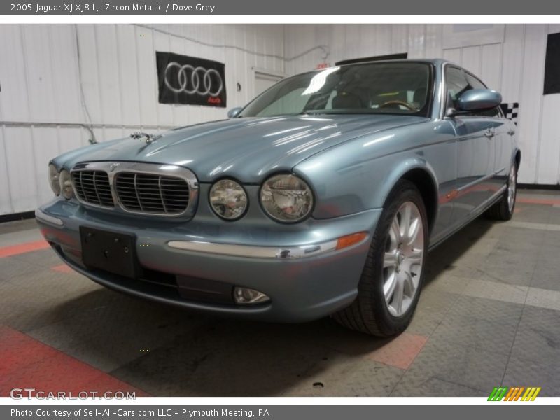 Zircon Metallic / Dove Grey 2005 Jaguar XJ XJ8 L