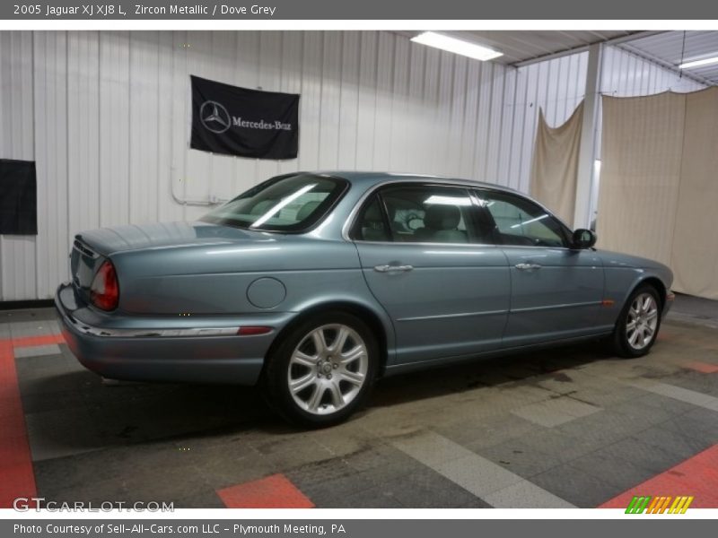 Zircon Metallic / Dove Grey 2005 Jaguar XJ XJ8 L