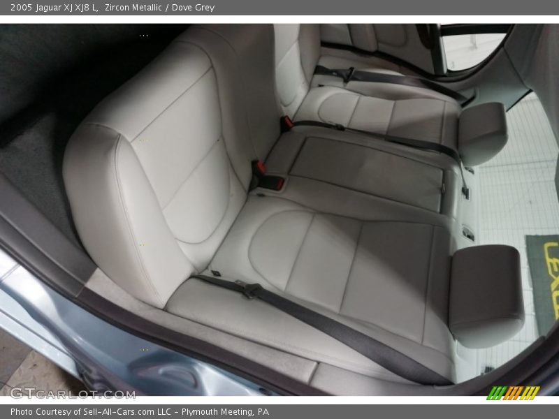 Zircon Metallic / Dove Grey 2005 Jaguar XJ XJ8 L
