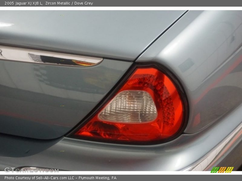 Zircon Metallic / Dove Grey 2005 Jaguar XJ XJ8 L