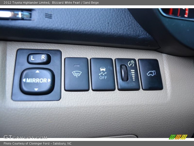 Blizzard White Pearl / Sand Beige 2012 Toyota Highlander Limited