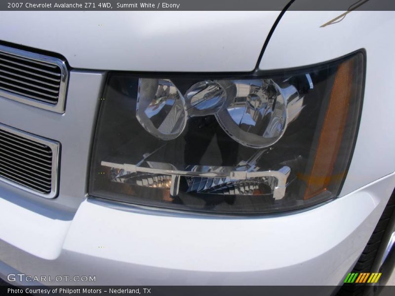 Summit White / Ebony 2007 Chevrolet Avalanche Z71 4WD