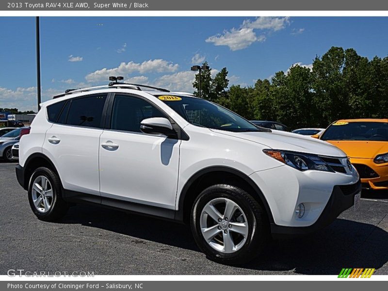 Super White / Black 2013 Toyota RAV4 XLE AWD