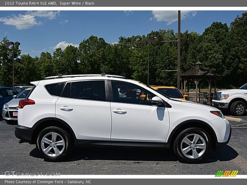 Super White / Black 2013 Toyota RAV4 XLE AWD