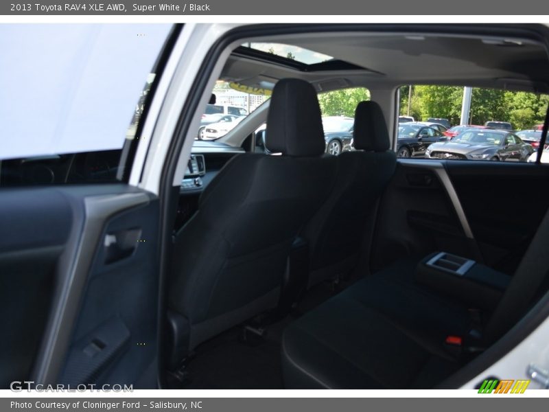 Super White / Black 2013 Toyota RAV4 XLE AWD