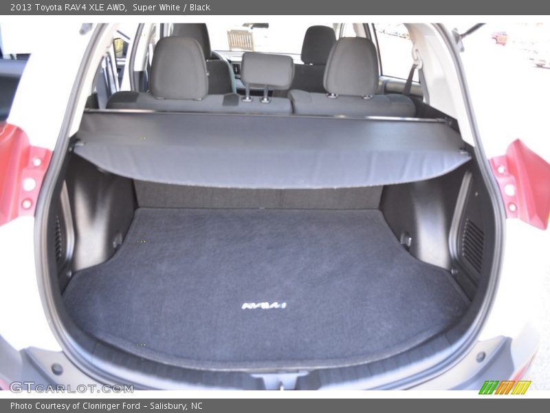 Super White / Black 2013 Toyota RAV4 XLE AWD