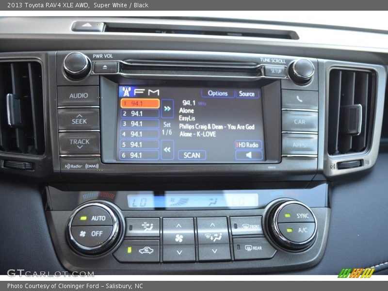 Super White / Black 2013 Toyota RAV4 XLE AWD